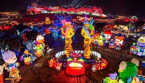  Lantern Festivalen i Zigong - En magisk upplevelse av ljust och färg!