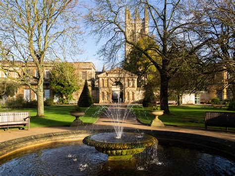 Oxford Botanic Garden – En grönskande oas mitt i universitetets hjärtat!